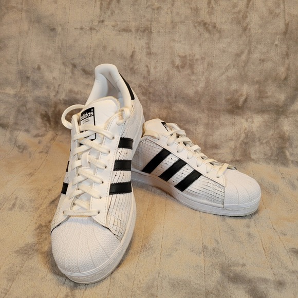 adidas Other - Adidas Superstar Sneakers Mens 9 White Black Crackle Leather Shell Toe AQ8333